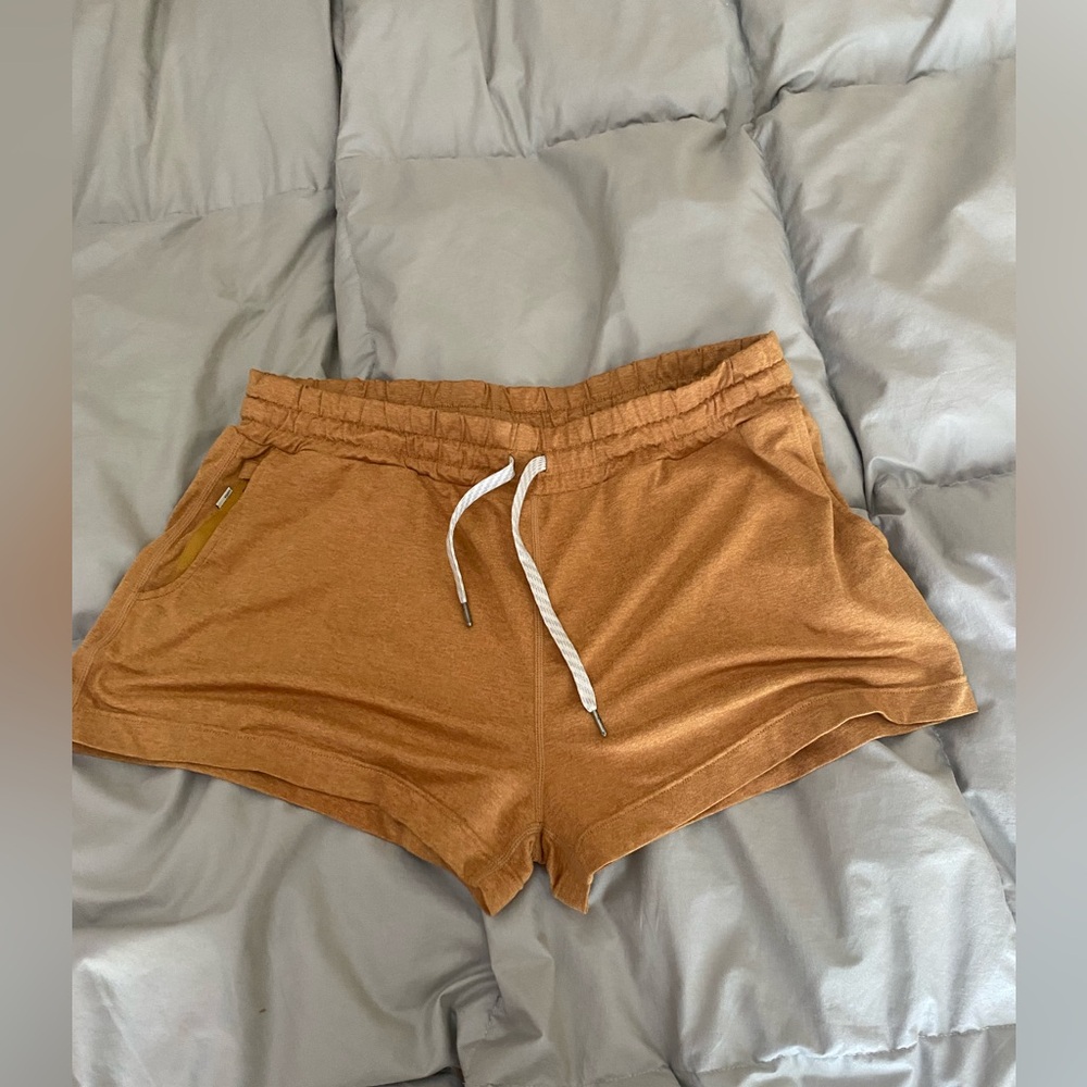 Vuori Shorts
